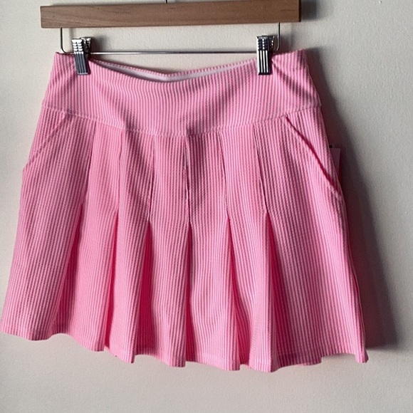 Lilly Pulitzer Priska Skort Performance Seersucker in Havana Pink - Picture 4 of 10